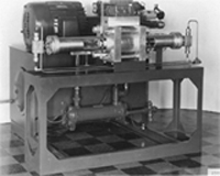 A primeira instalação de intensificador de jatos de água. Circa 1971  